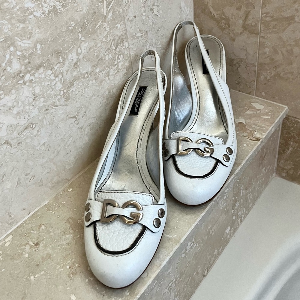 Dolce & Gabbana White Leather Slingback heels pumps DG logo size 40
